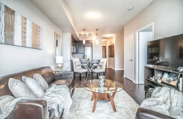 Toronto C08, ON M4X 1L1,500 Sherbourne ST #1807