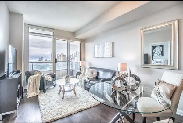 Toronto C08, ON M4X 1L1,500 Sherbourne ST #1807