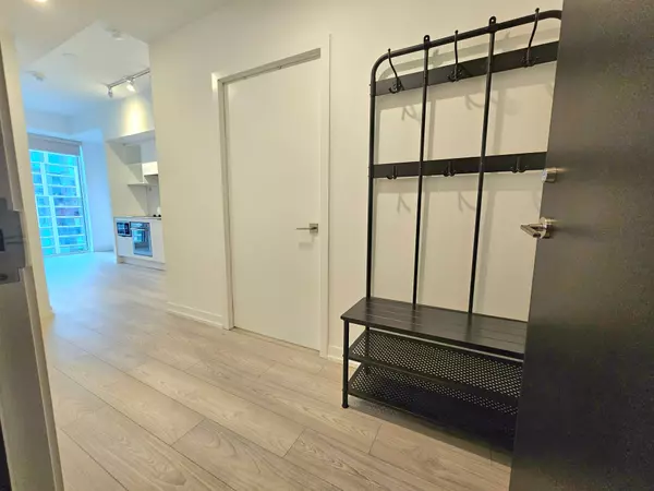 Toronto C08, ON M5B 0C5,82 Dalhousie ST #2518