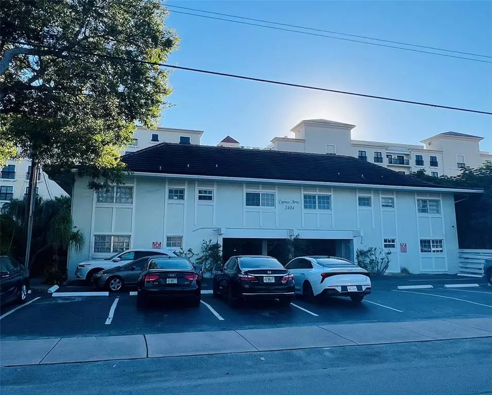 Fort Lauderdale, FL 33305,2404 NE 33 AVE #11