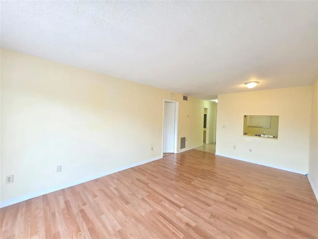 Lauderhill, FL 33313,2800 NW 56th Ave #E304