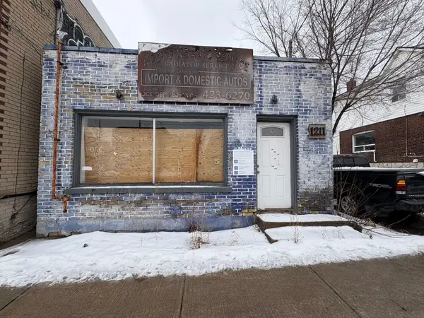 1211 Woodbine AVE, Toronto E03, ON M4C 4E1