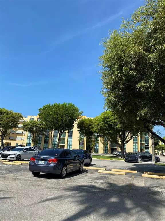 Miami, FL 33175,11790 SW 18th #106