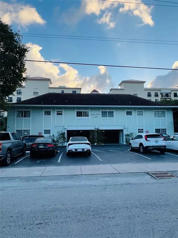 Fort Lauderdale, FL 33305,2404 NE 33 AVE #11