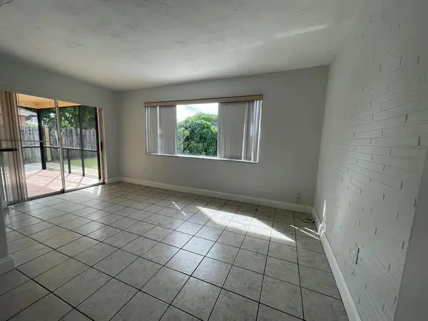 Sunrise, FL 33322,8510 Sunset Strip