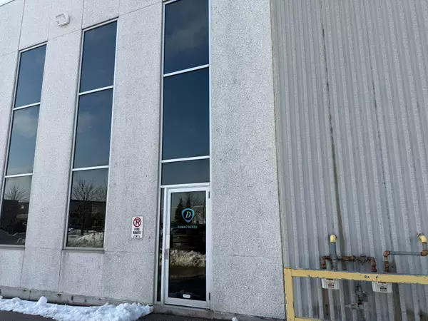 Vaughan, ON L4K 4X2,116 Corstate AVE #1A