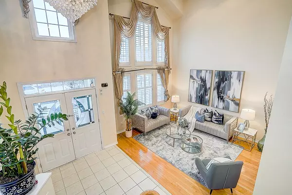 Markham, ON L6C 3A3,37 Robert Grundy RD