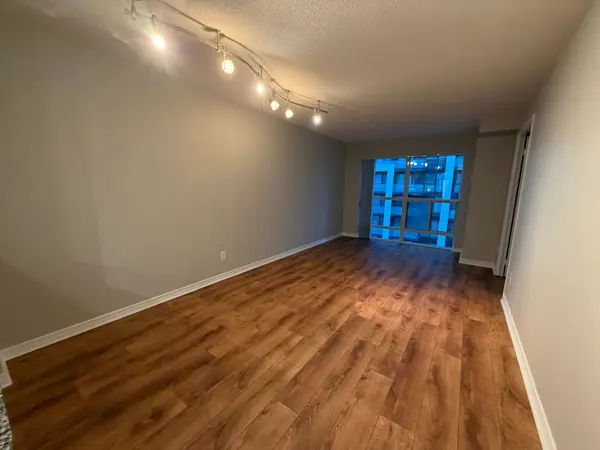 Richmond Hill, ON L4B 0B1,185 Oneida CRES #1111