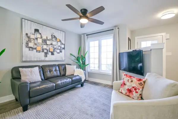 Barrie, ON L4N 5Y1,27 Claire DR