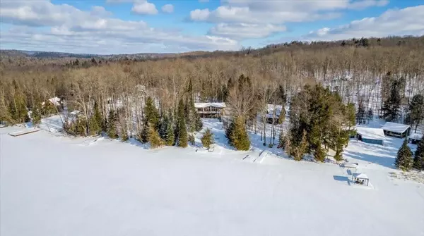 195 Maple Ridge LN, Wollaston, ON K0L 1P0