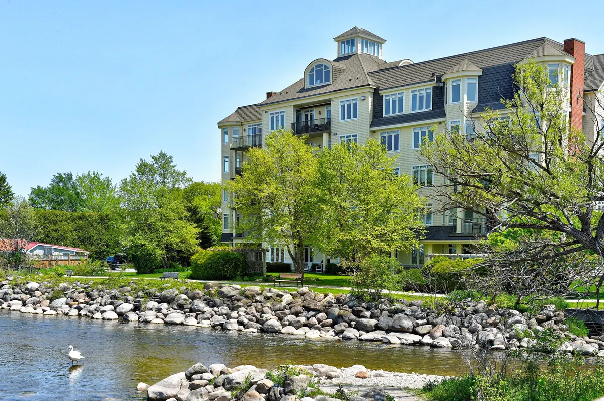 10 Bay ST E #104, Blue Mountains, ON N0H 2P0