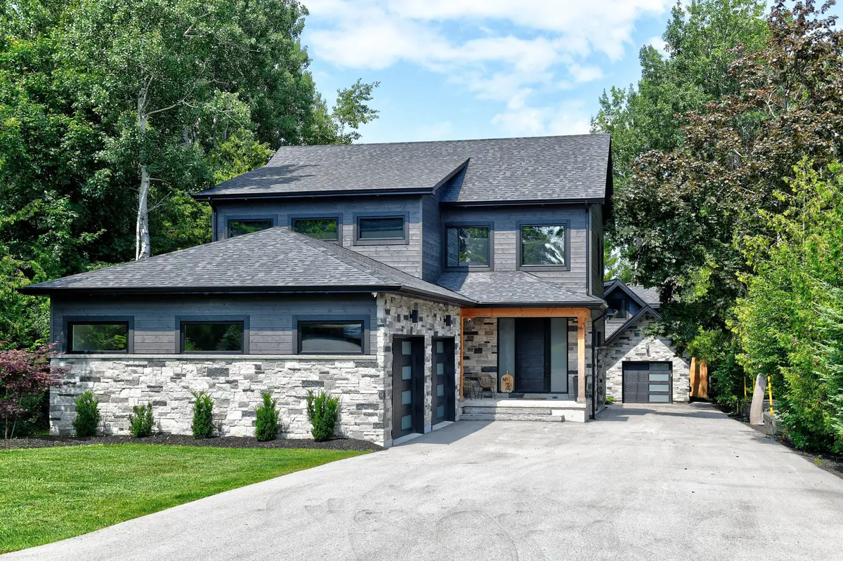 Blue Mountains, ON N0H 2P0,74 Arthur ST E