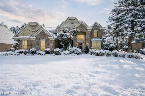 5872 Meadowview DR, Plymouth, MI 48187