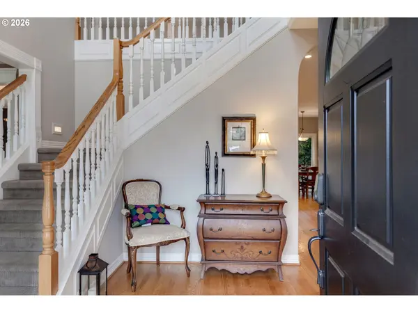 West Linn, OR 97068,21340 MILES DR