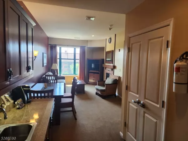 Vernon Twp., NJ 07462,200 State Rt 94 #408