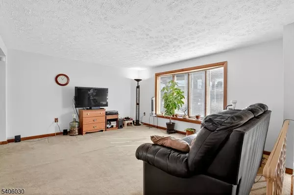 Jersey City, NJ 07302,87 Merseles St #2