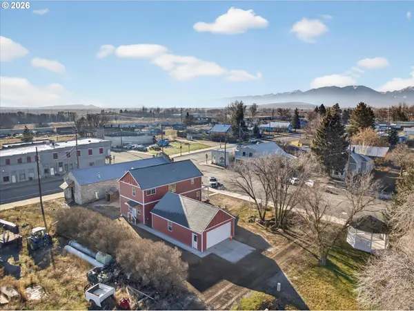 230 E ST, North Powder, OR 97867