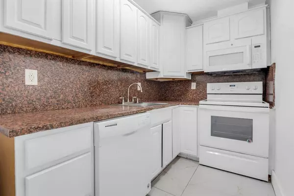 Miami, FL 33126,4805 NW 7th St #105-15