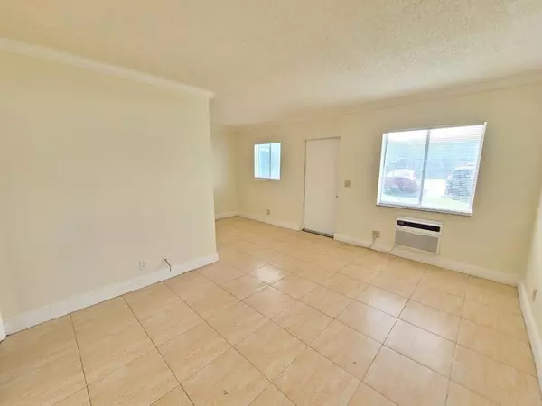 Lake Worth Beach, FL 33460,1829 N A St #27