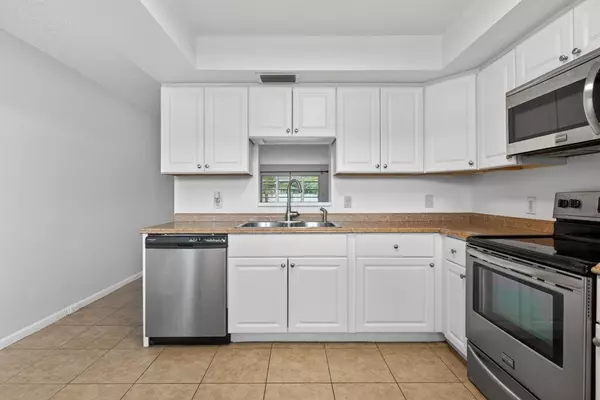 Coconut Creek, FL 33066,2501 Antigua Ter #D1