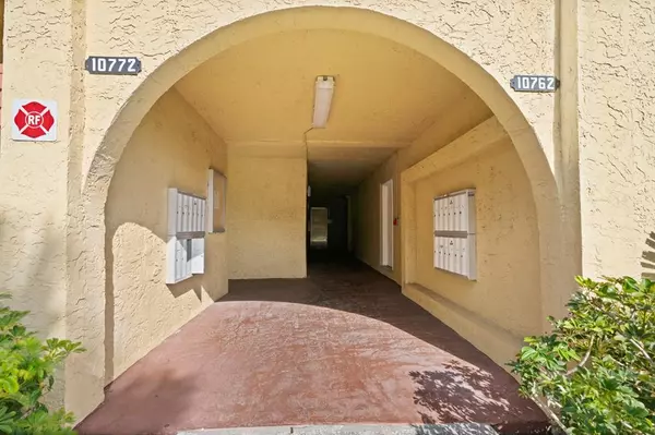 Coral Springs, FL 33065,10762 La Placida Dr #7-106