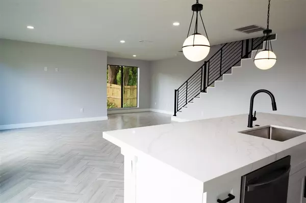 Oakland Park, FL 33309,333 NW 41st St #329