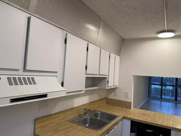 Coral Springs, FL 33065,8433 Forest Hills Dr #205