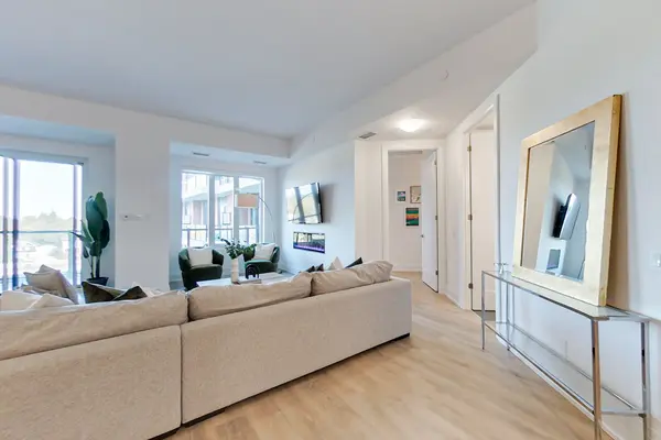 Collingwood, ON L9Y 0X3,1 HUME ST #525