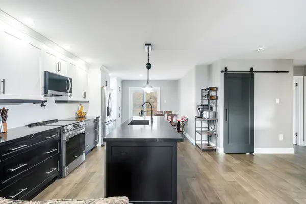 Wasaga Beach, ON L9Z 1B7,1 Acorn CRES