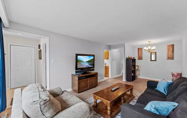 Brampton, ON L6T 3A9,25 Edenridge DR