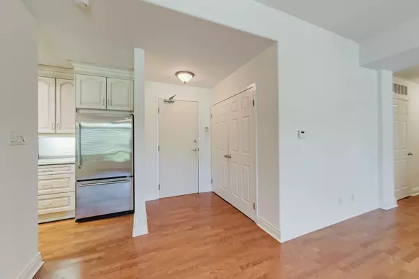 Blue Mountains, ON N0H 2P0,10 Bay ST E #104