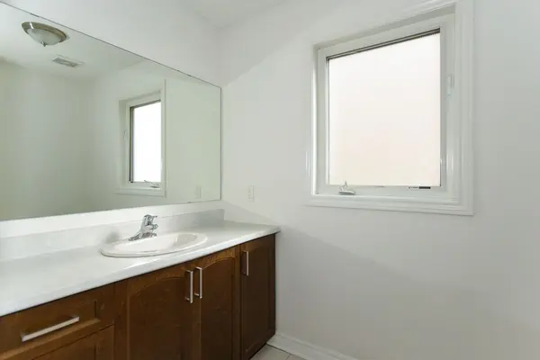 Clarence-rockland, ON K4K 0G7,522 Ruby ST