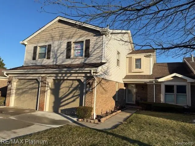 674 Summit Ridge DR, Milford Village, MI 48381