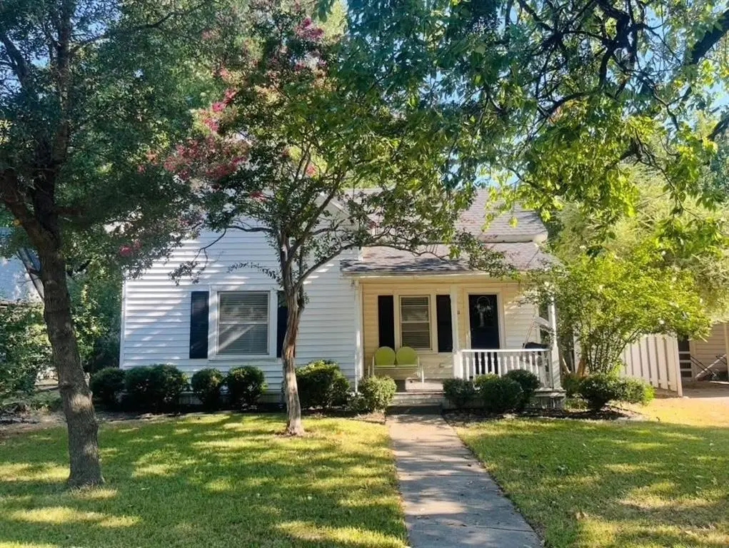 Whitesboro, TX 76273,411 E Main Street