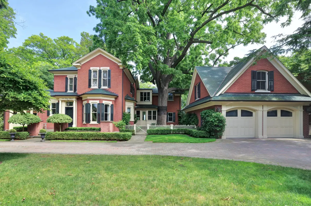 Oakville, ON L6J 1C2,350 King ST