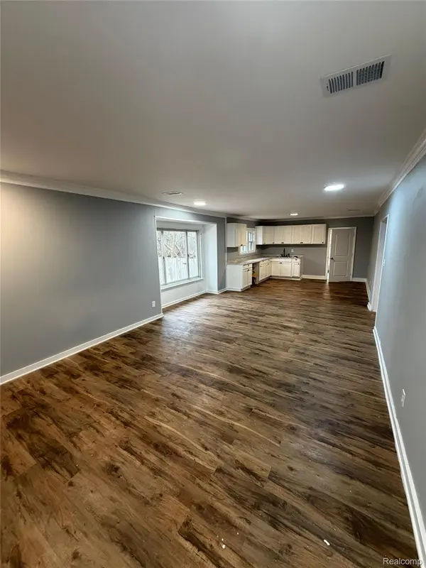 Detroit, MI 48219,19335 Lenore