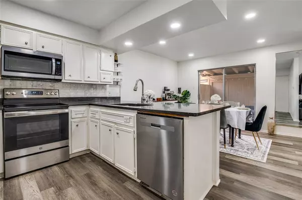 Bedford, TX 76021,801 Shady Creek Lane