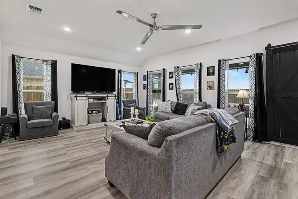 Palmer, TX 75152,220 Poinsetta Drive