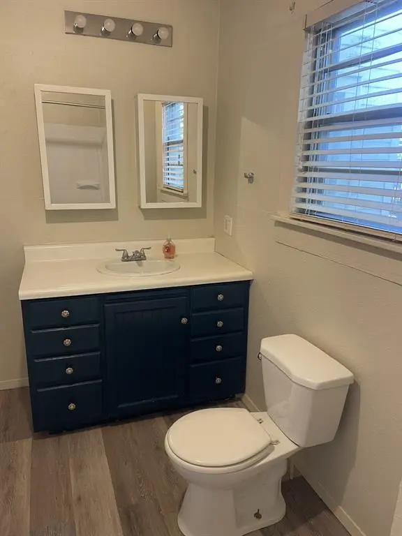 Whitesboro, TX 76273,411 E Main Street