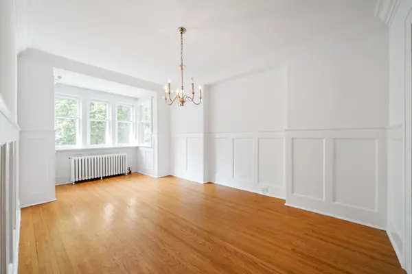 Toronto C04, ON M4R 1P4,207 Glengrove AVE W