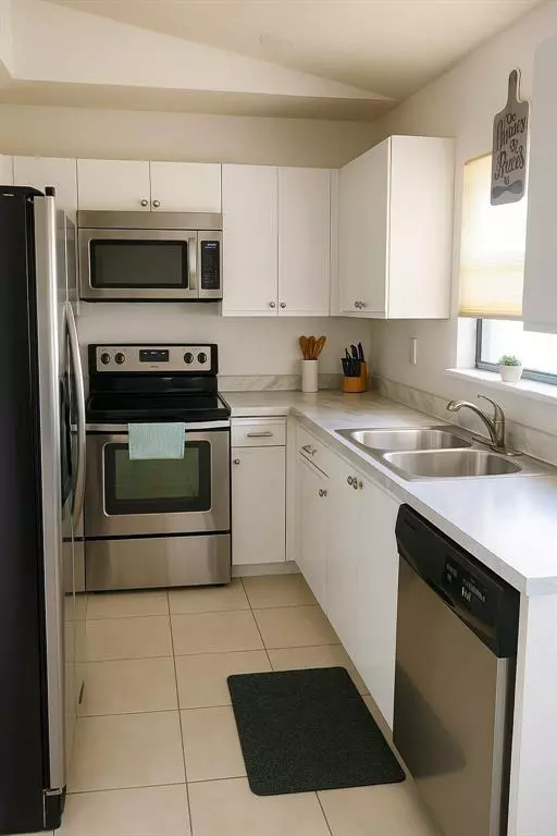 Lauderhill, FL 33319,3539 Inverrary Blvd W