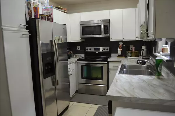 Lauderhill, FL 33319,3539 Inverrary Blvd W