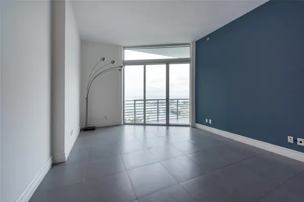 Miami, FL 33131,325 S Biscayne Blvd #LPH16