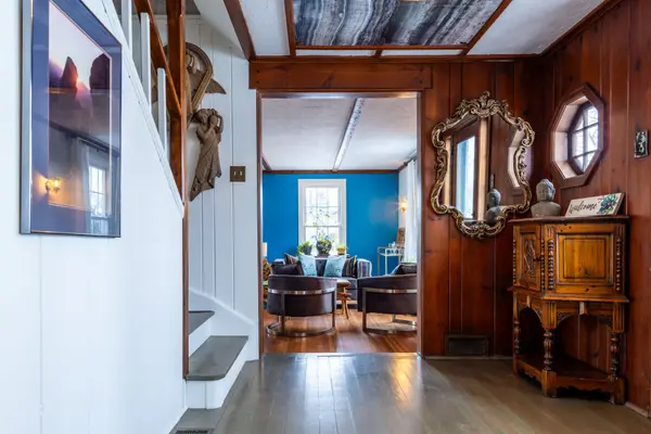 Fort Erie, ON L2A 5M4,1927 Niagara Pkwy