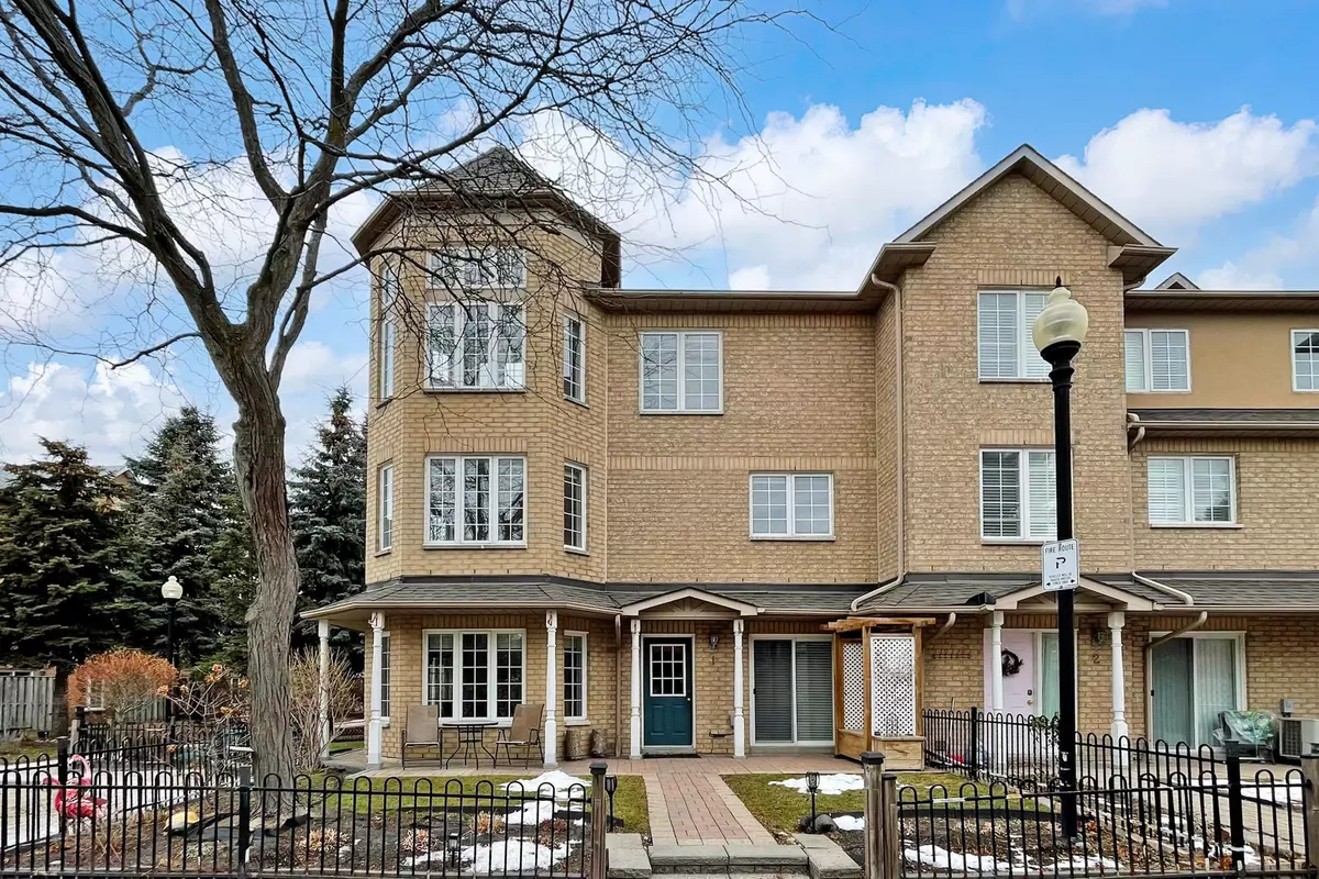 Markham, ON L3R 4G4,23 St.Moritz WAY #01