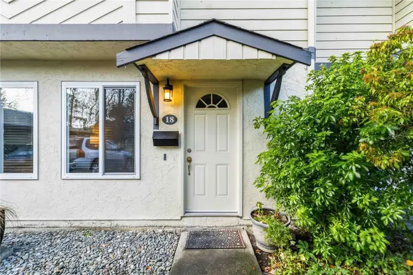 1741 McKenzie Ave #18, Saanich, BC V8N 1A6