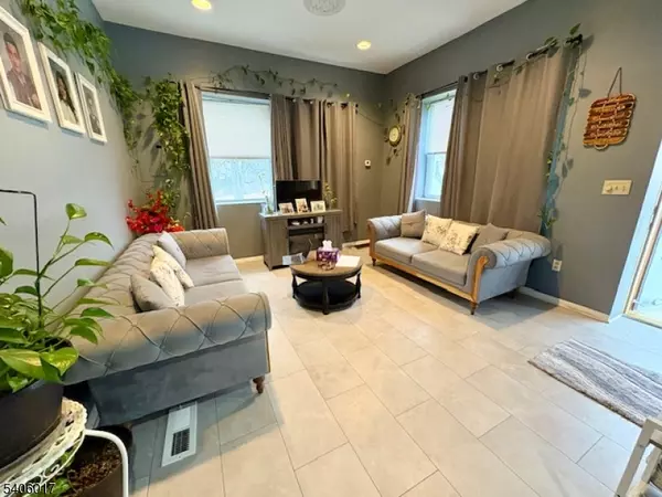 Nutley Twp., NJ 07110,36 Franklin Ave