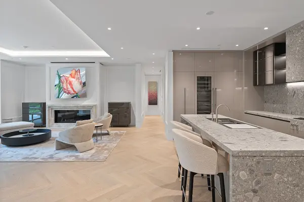 Toronto C09, ON M4W 1K2,7 Dale AVE #102