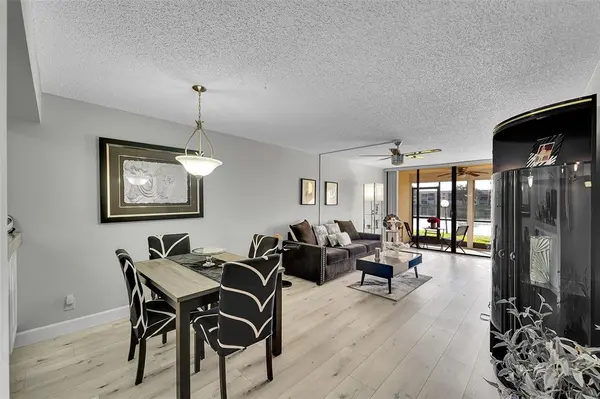 Margate, FL 33063,6008 Coral Lake Dr #108