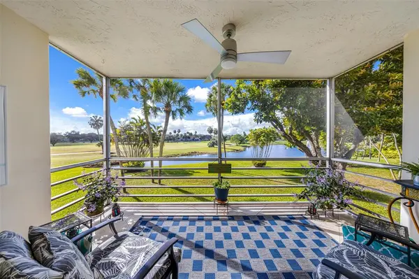 3980 Oaks Clubhouse Dr #210, Pompano Beach, FL 33069